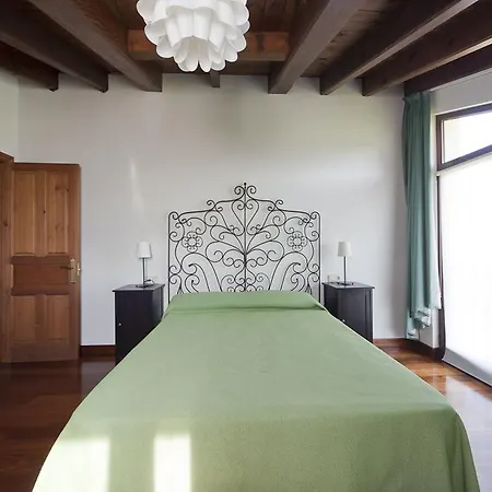 Chalet Villaviciosa 펜션 *